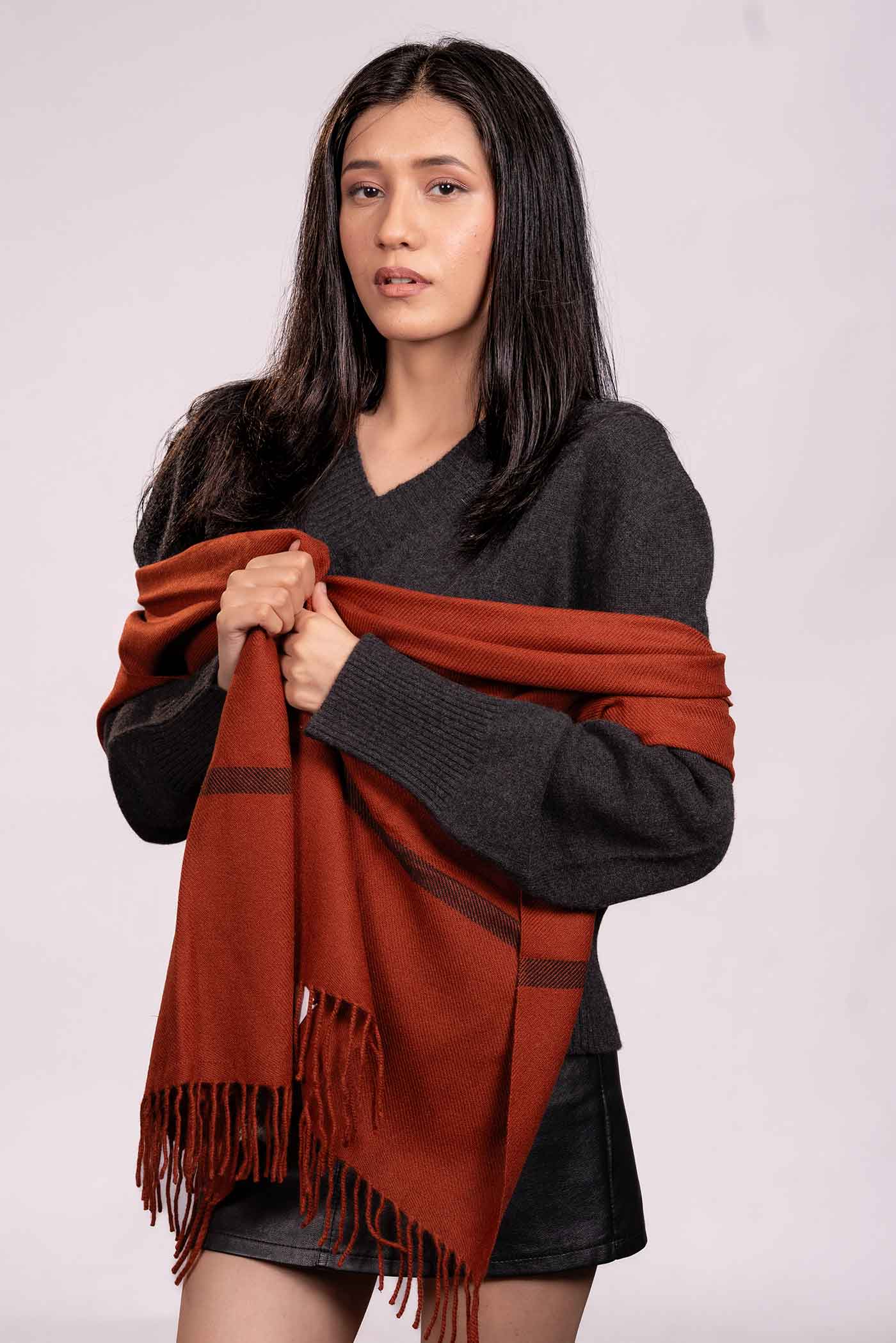 The Loom and Peak 100%-cashmere-shwal-image