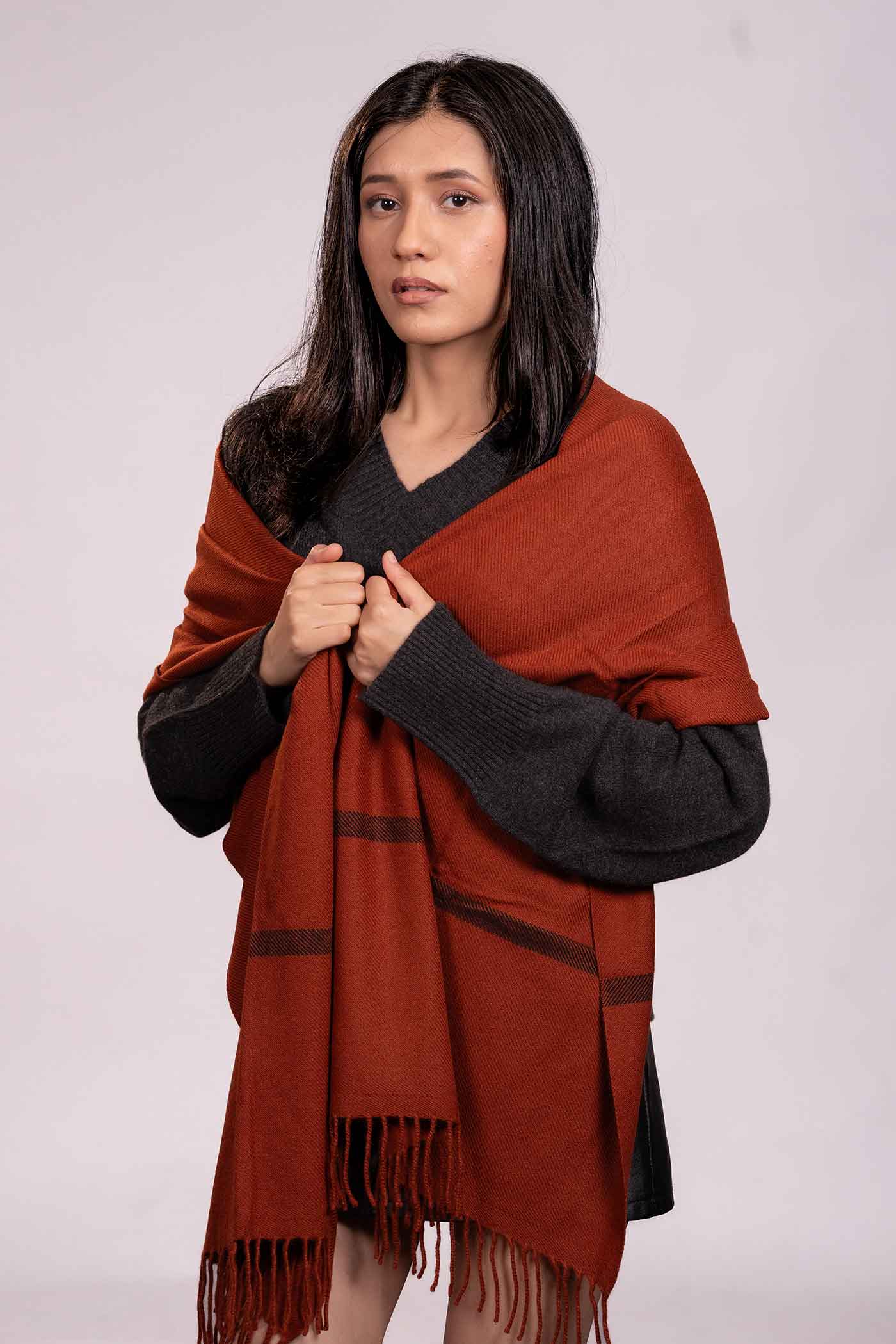 The Loom and Peak elegant-cashmere-shwal-image