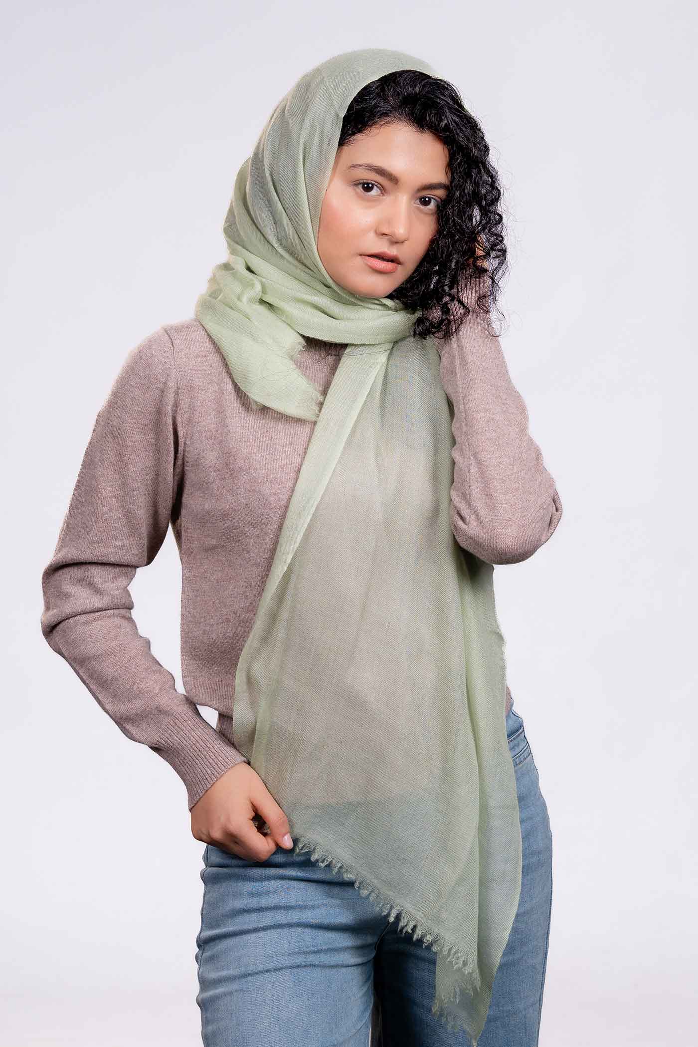 The Loom and Peak featherlight-pure-cashmere-scarf-image