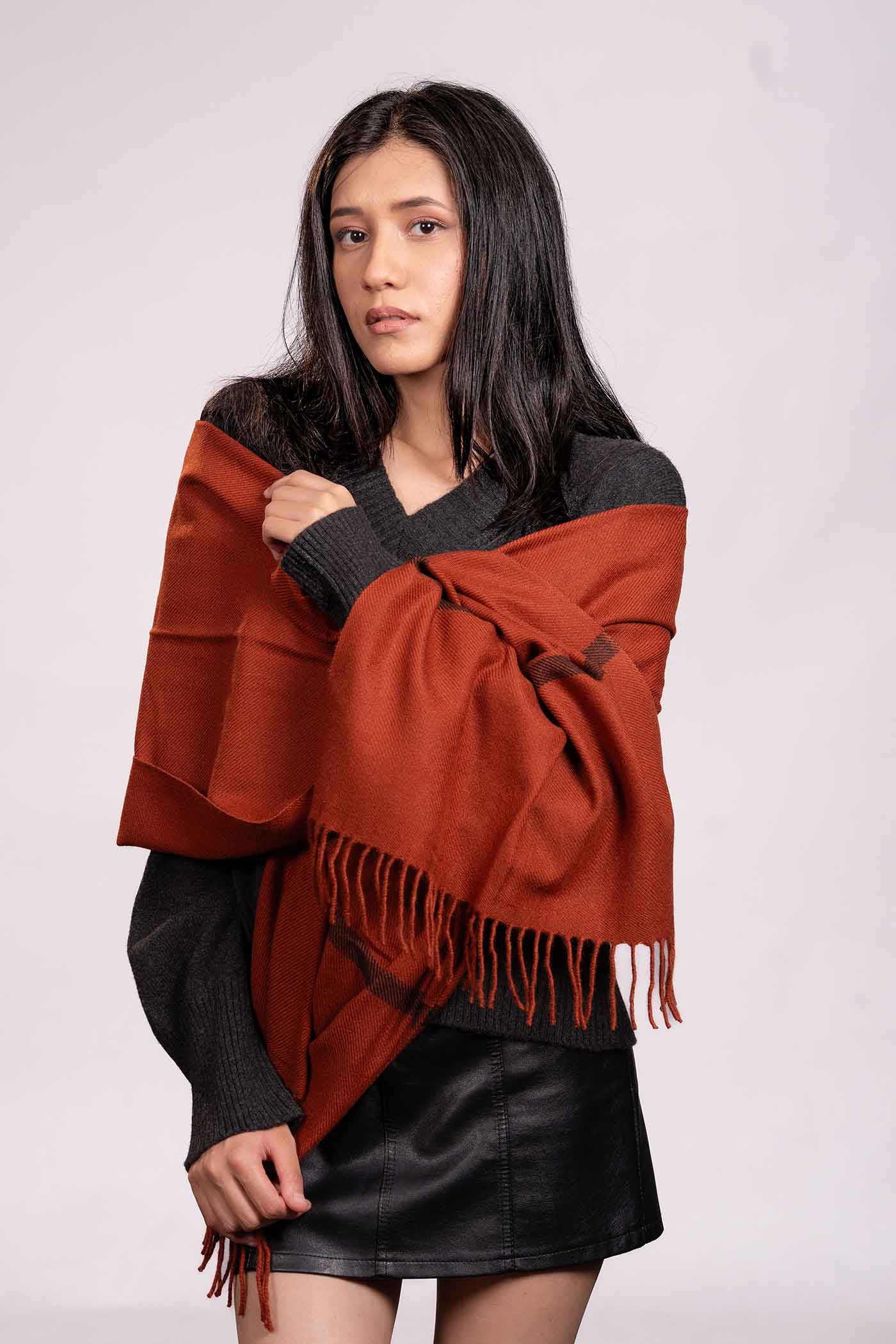The Loom and Peak fine-cashmere-shwal-image