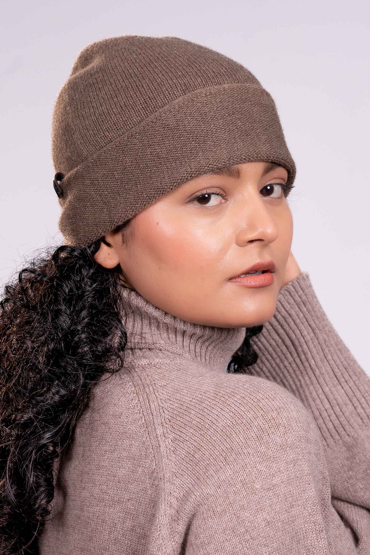 The Loom and Peak Cashmere Roll Hat - Image 2