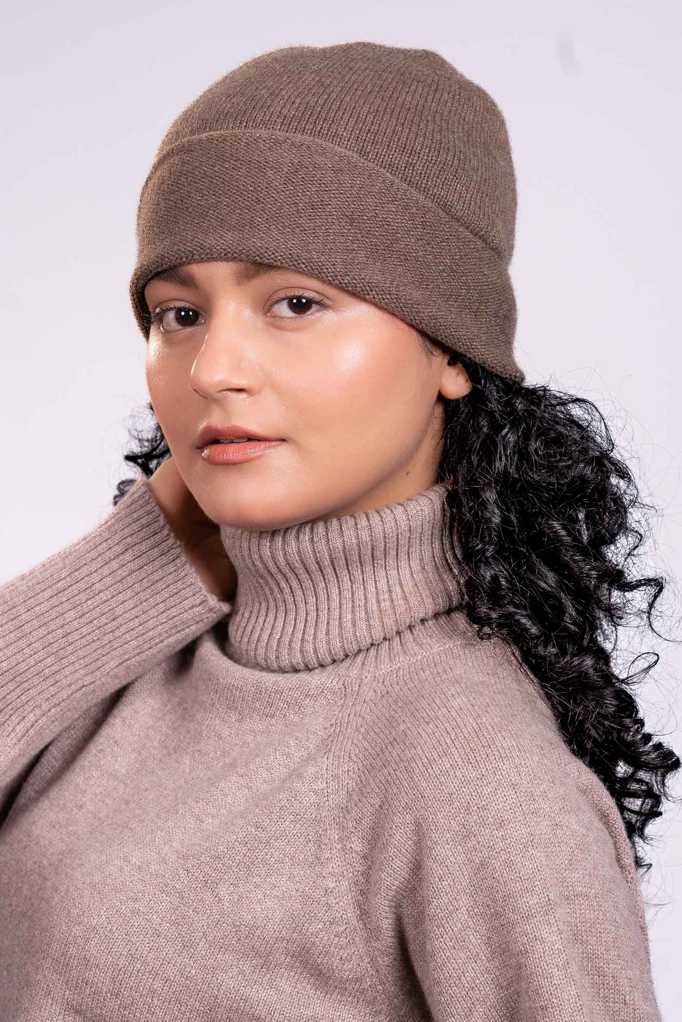 The Loom and Peak Cashmere Roll Hat - Image 3